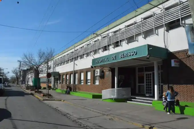 Berisso: Adolescente con coronavirus volvió a escaparse del hospital, esta vez saltando desde el primer piso