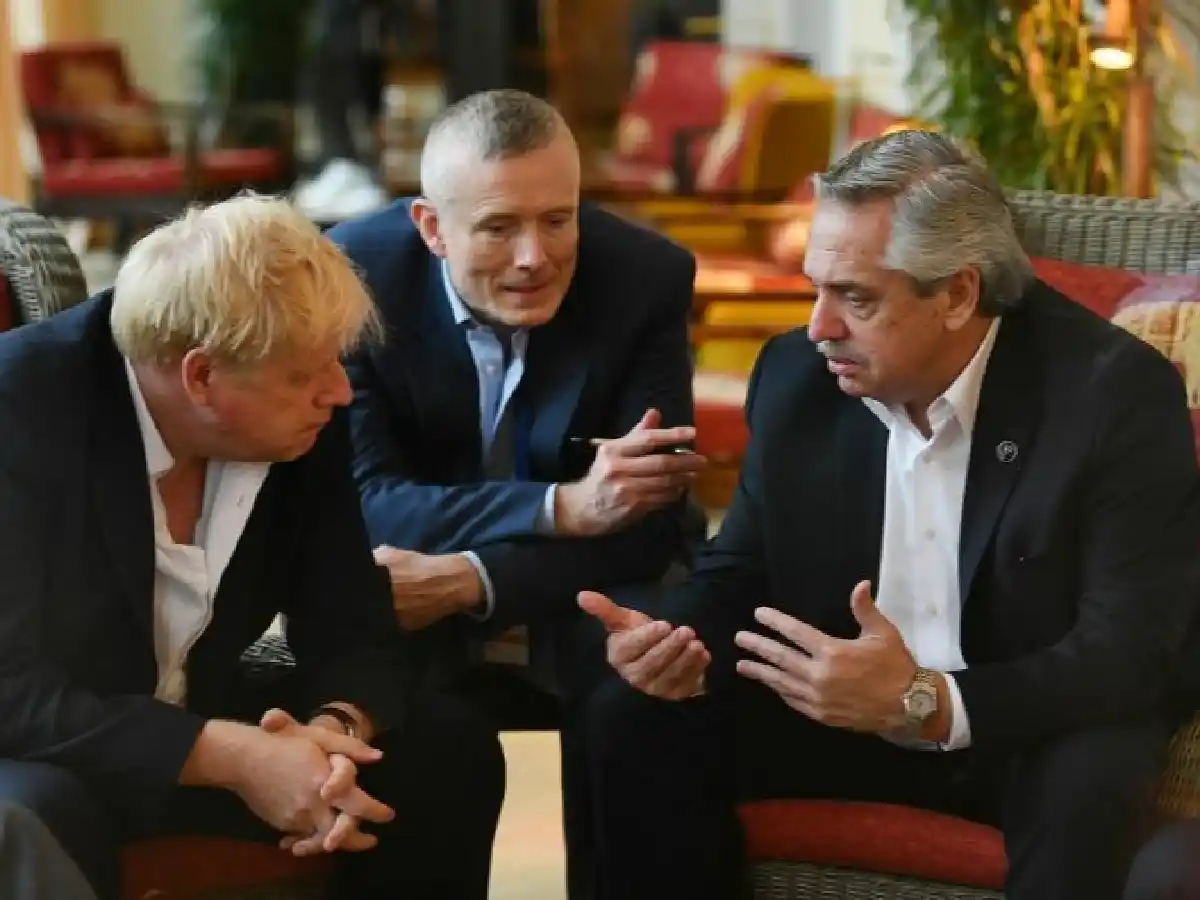 Alberto Fernández le dijo a Johnson que no habrá avance bilateral sin negociar Malvinas