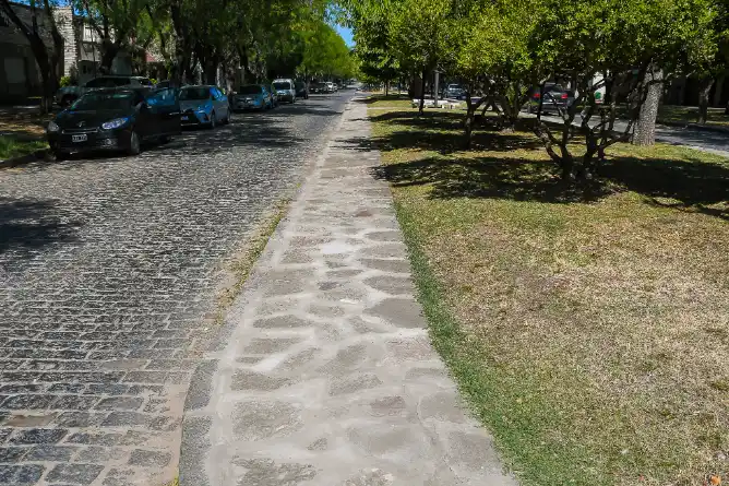 Obras de verano: Chascomús renueva los bulevares de Lastra y mejora la infraestructura de la Escuela Municipal N° 2