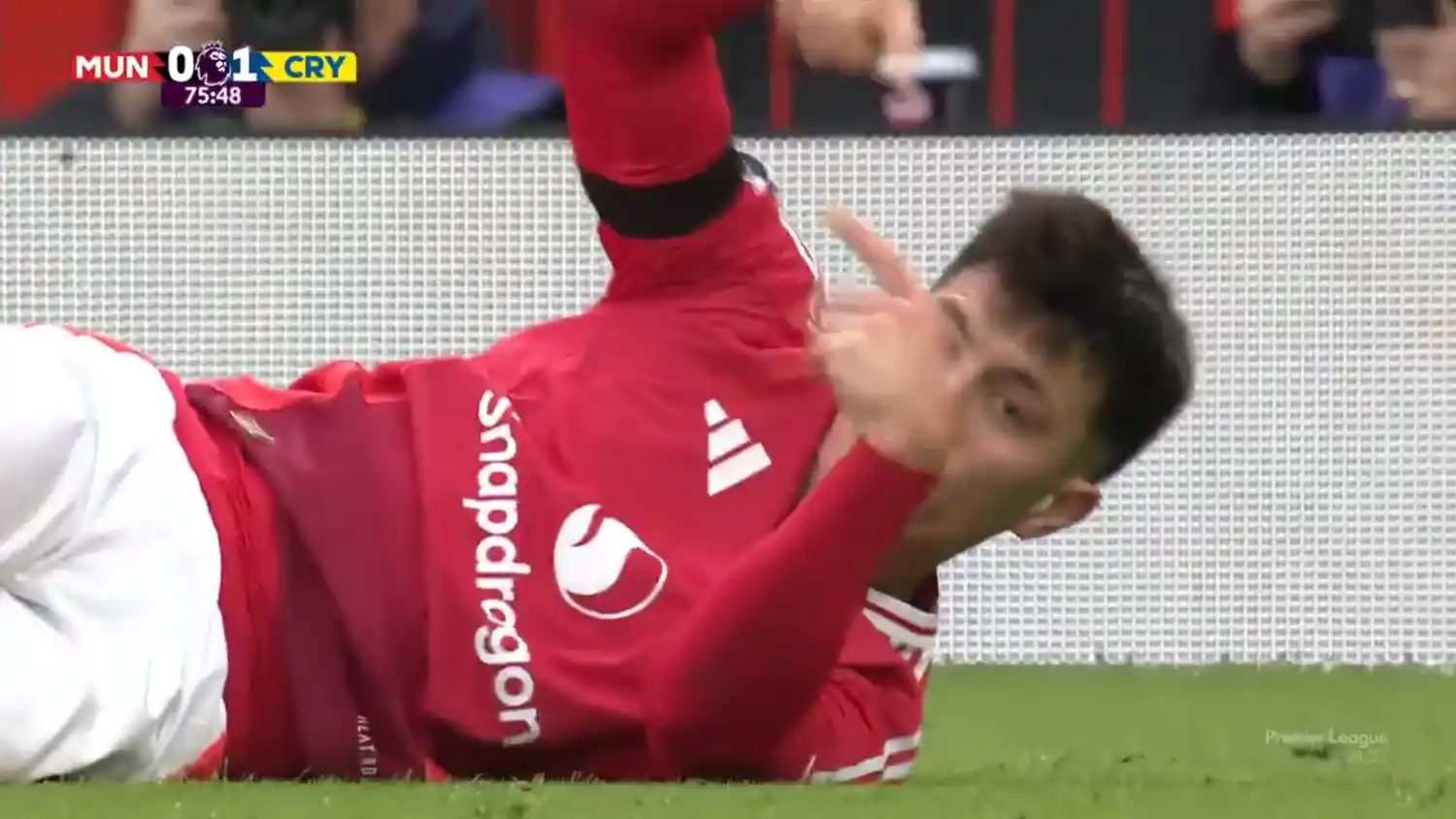 Manchester United anunció la rotura de los ligamentos cruzados de Lisandro Martínez