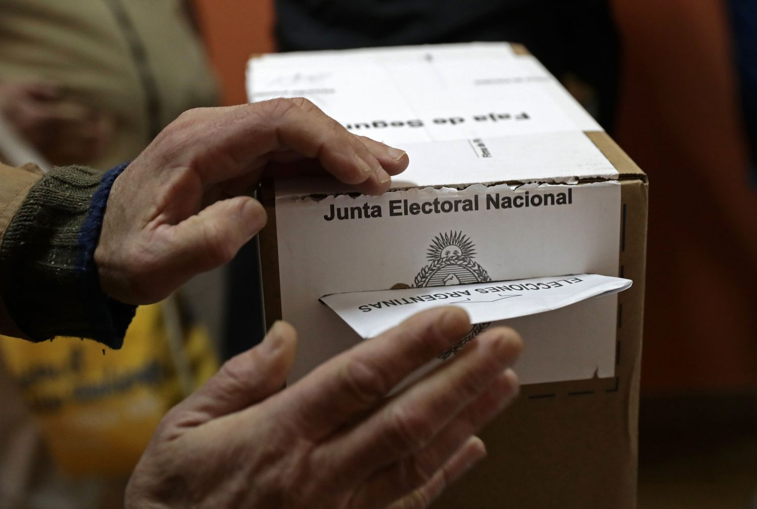 Tres de Febrero: Cómo son los protocolos sanitarios que implementaron para un “voto seguro”