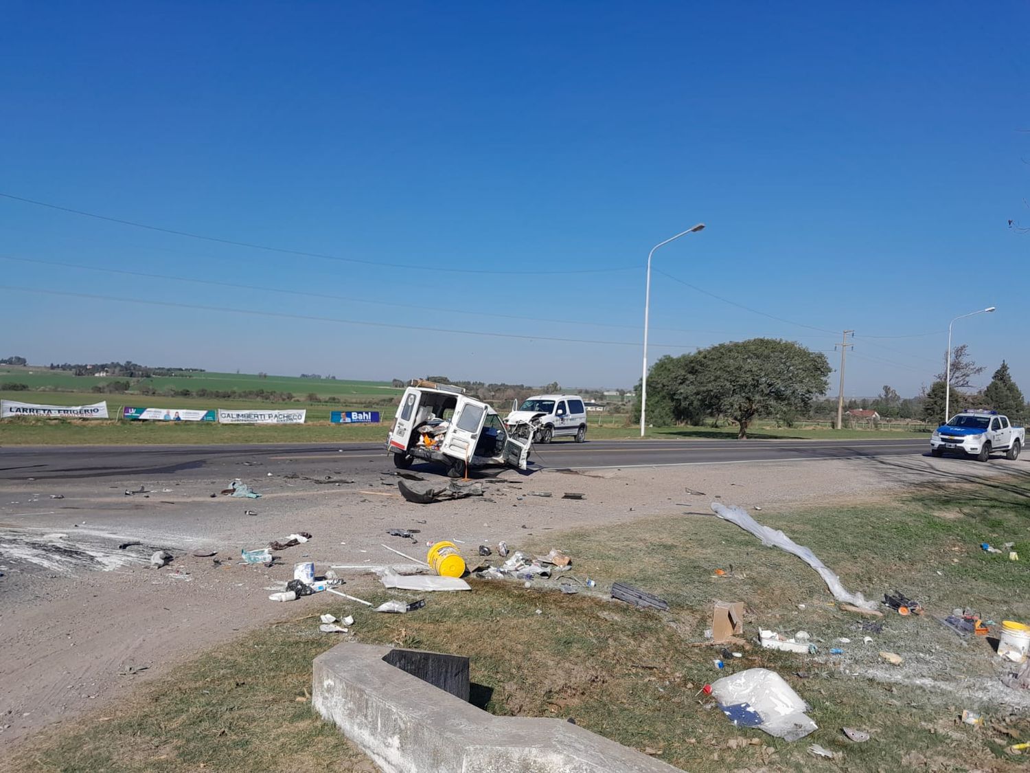 Dos utilitarios colisionaron sobre en Ruta Nacional 131 y acceso a Puiggari