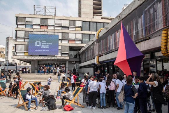La Feria Internacional del Libro de Rosario inauguró su 40° edición: voces de un encuentro literario