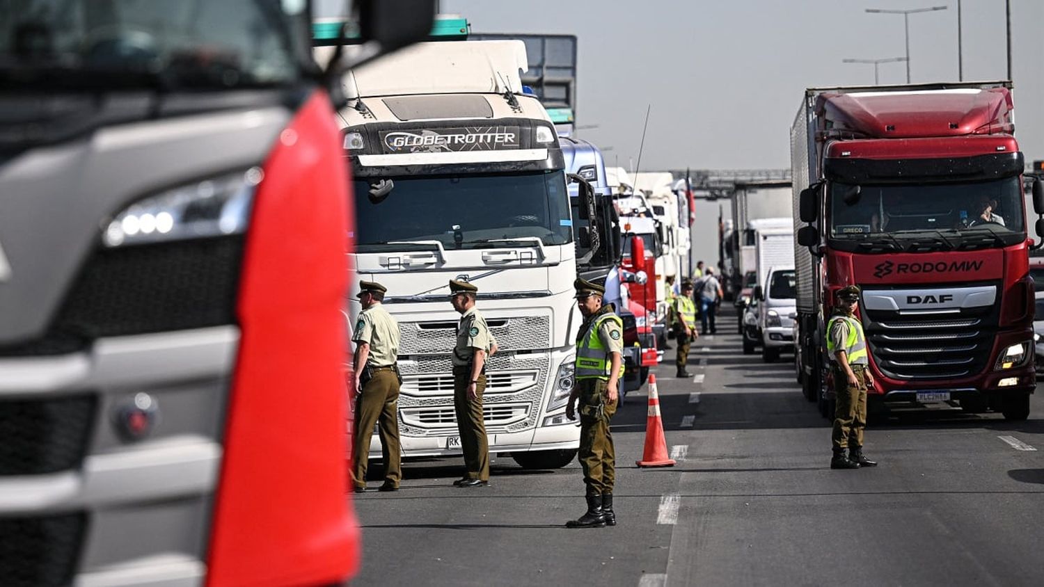 En las últimas horas quedó sin efecto la medida de fuerza de los transportistas chilenos.