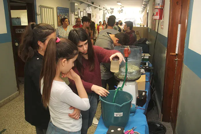 Expotécnica: trabajos sobre electrónica y energías renovables