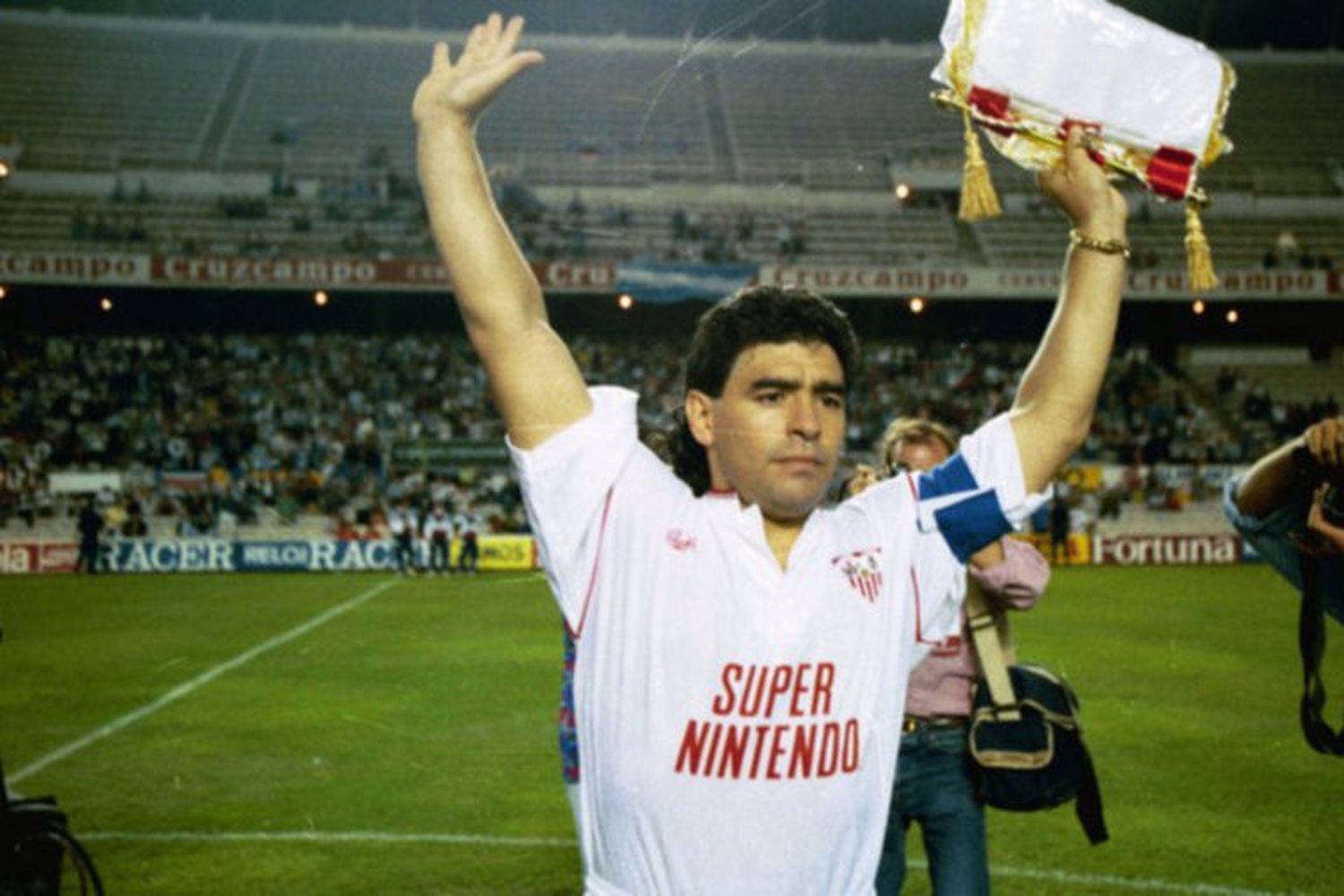 Un investigador contratado por el Sevilla para vigilar a Maradona contó detalles de aquella época