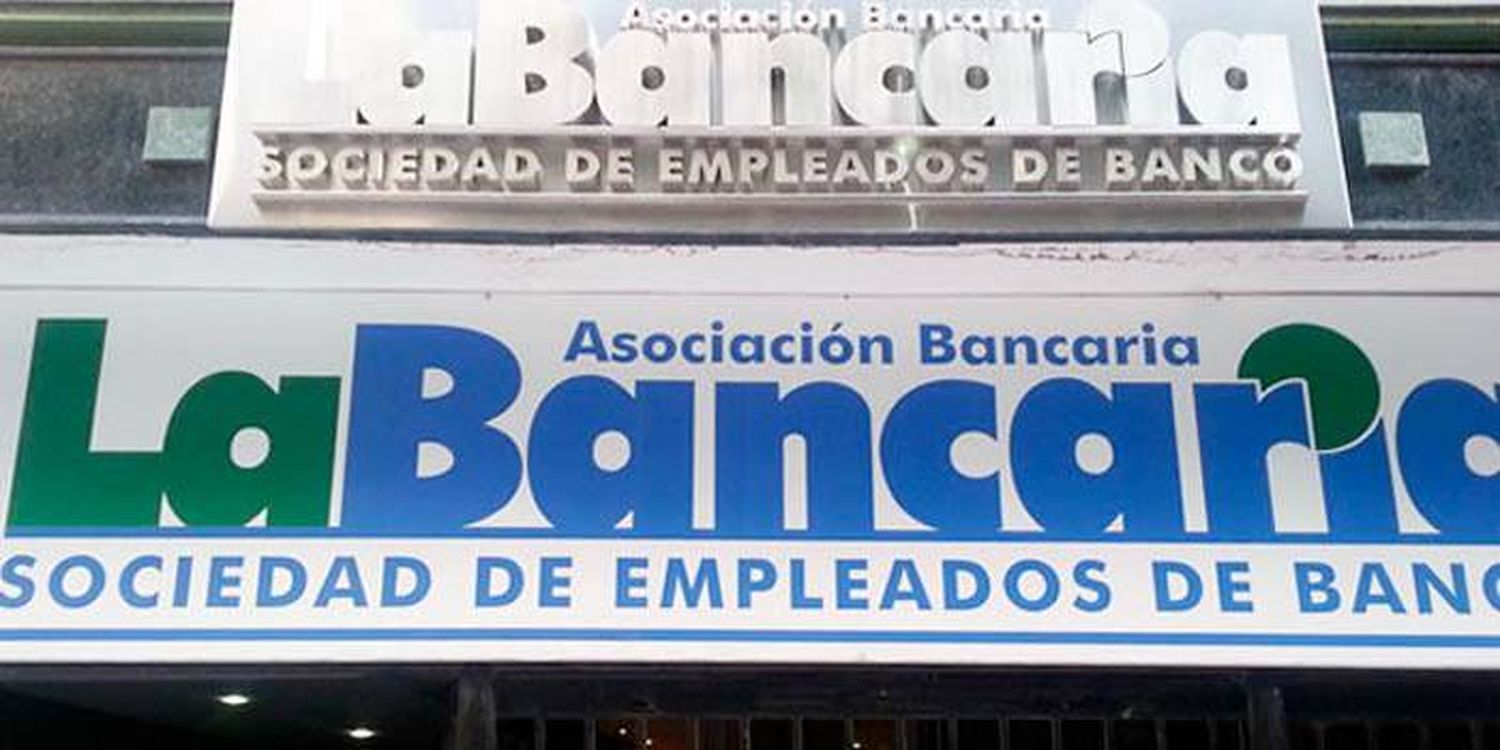 Bancarios acordaron una suba salarial del 29%: se concretará en tres tramos