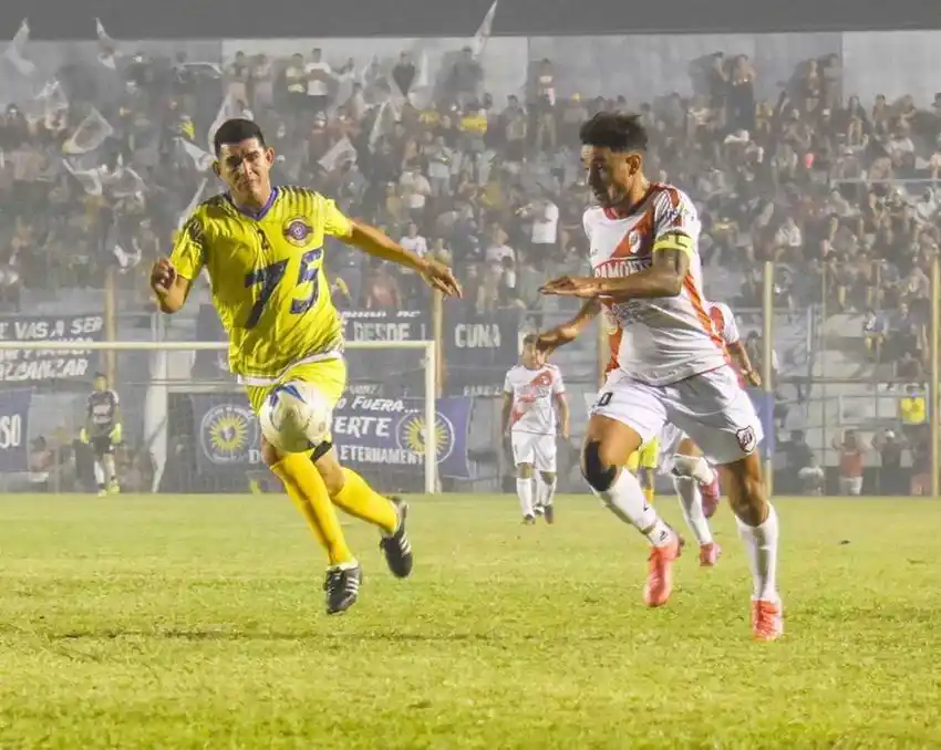 Sol de América visita a Guaraní
por la semifinal de ida de región