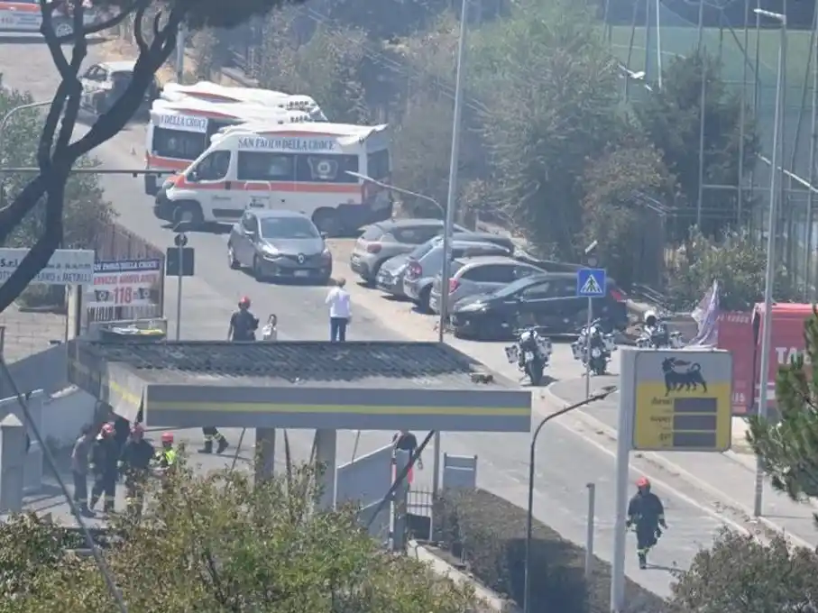 después de un estallido en una estación de servicio en Italia
