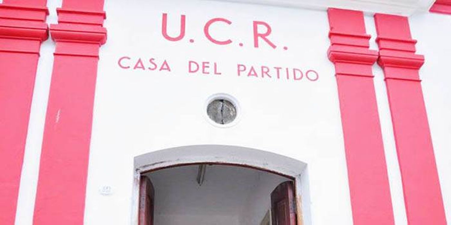 �SEl avance del gobierno sobre la democracia interna de la UCR⬝