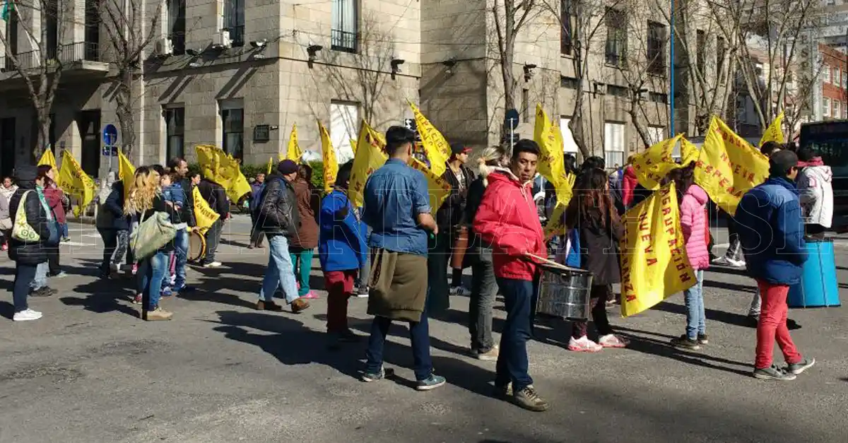 Cooperativistas realizaron un corte en el Municipio para pedir trabajo