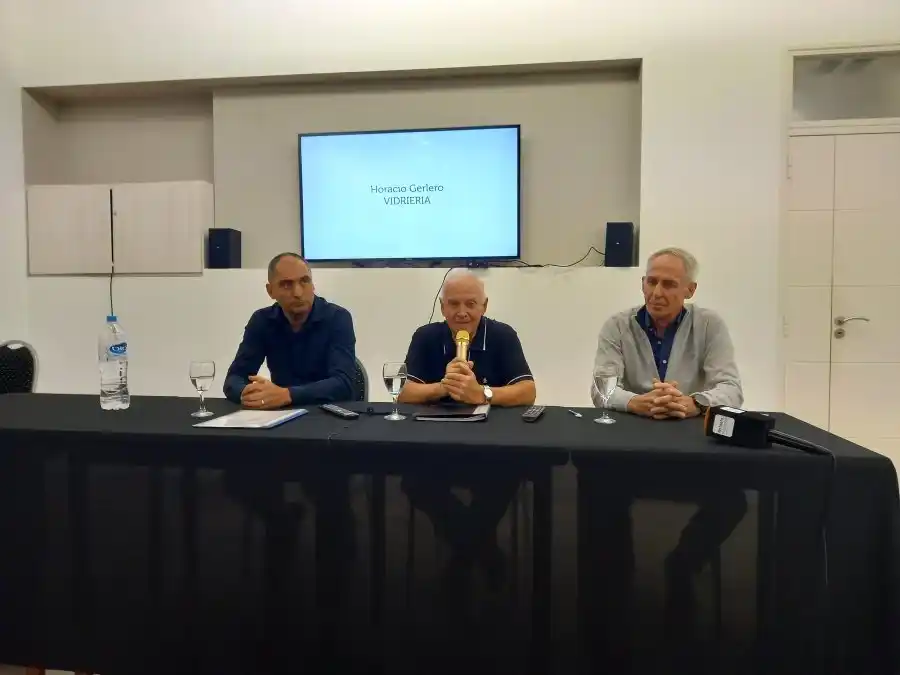 . Lucas Astrada, Sergio Sara y Silvio Parola.