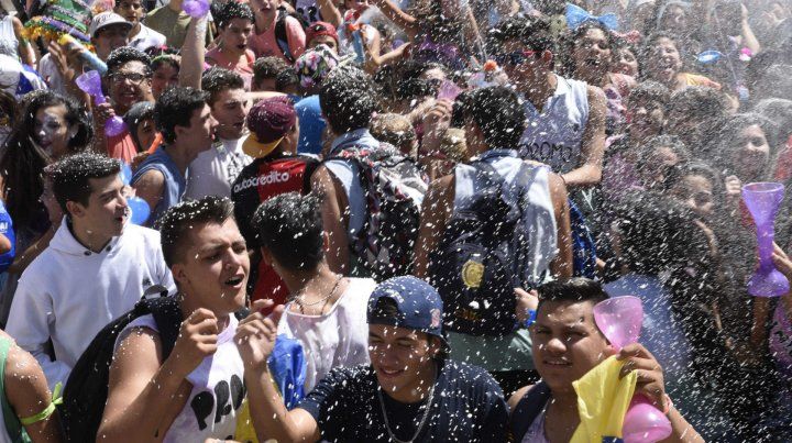 Jueza apuntó a los padres por desbordes de alumnos