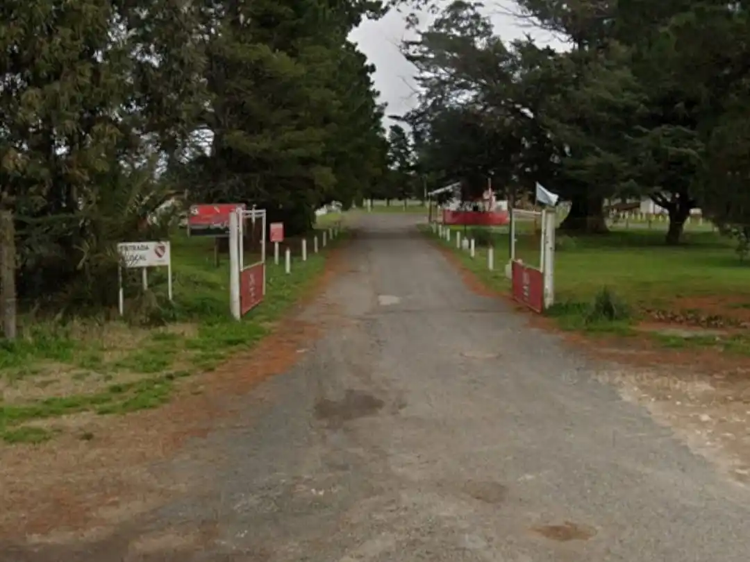 Sustracción. Herramientas de trabajo y elementos del quincho del predio