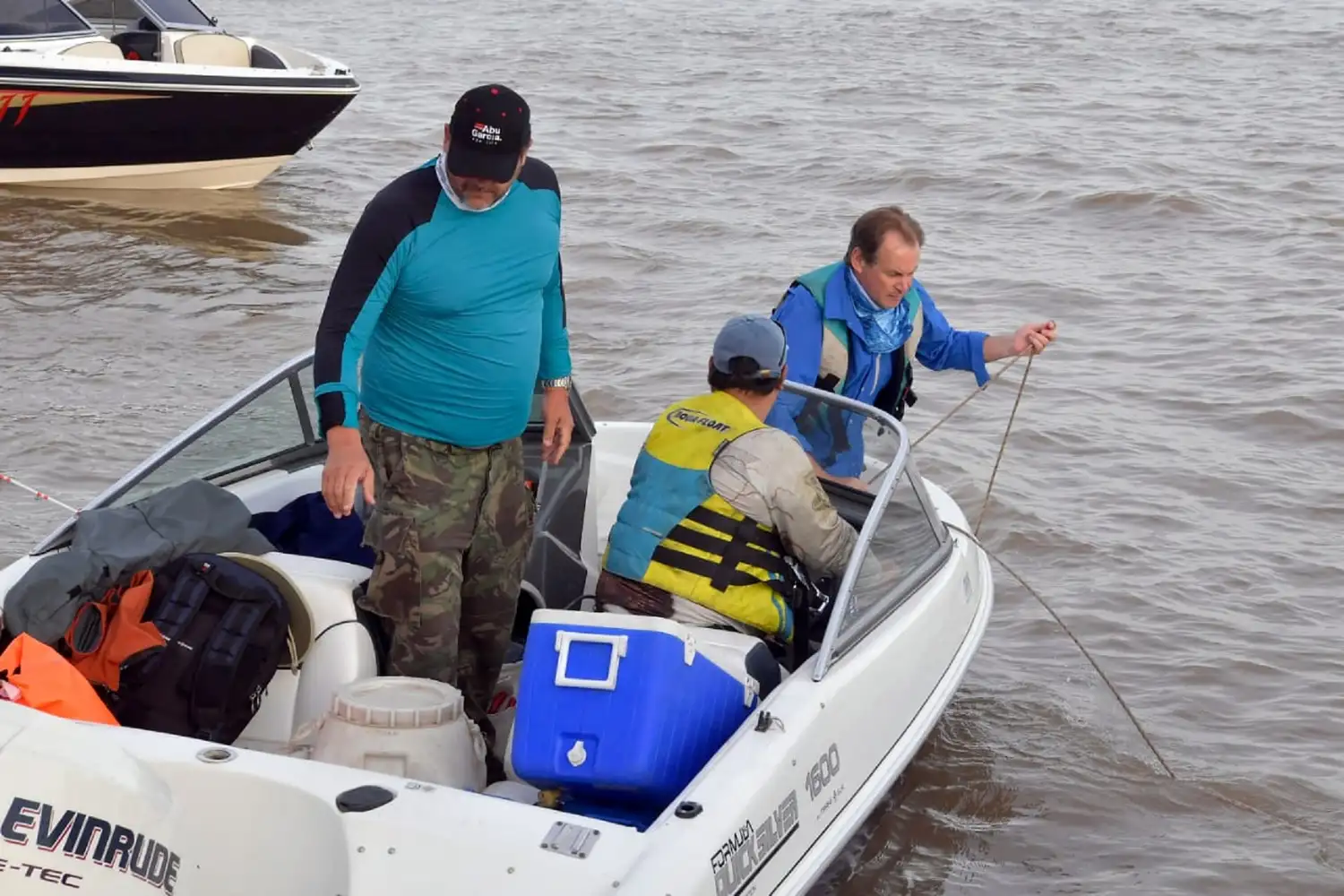Bordet participa del torneo de pesca de La Paz