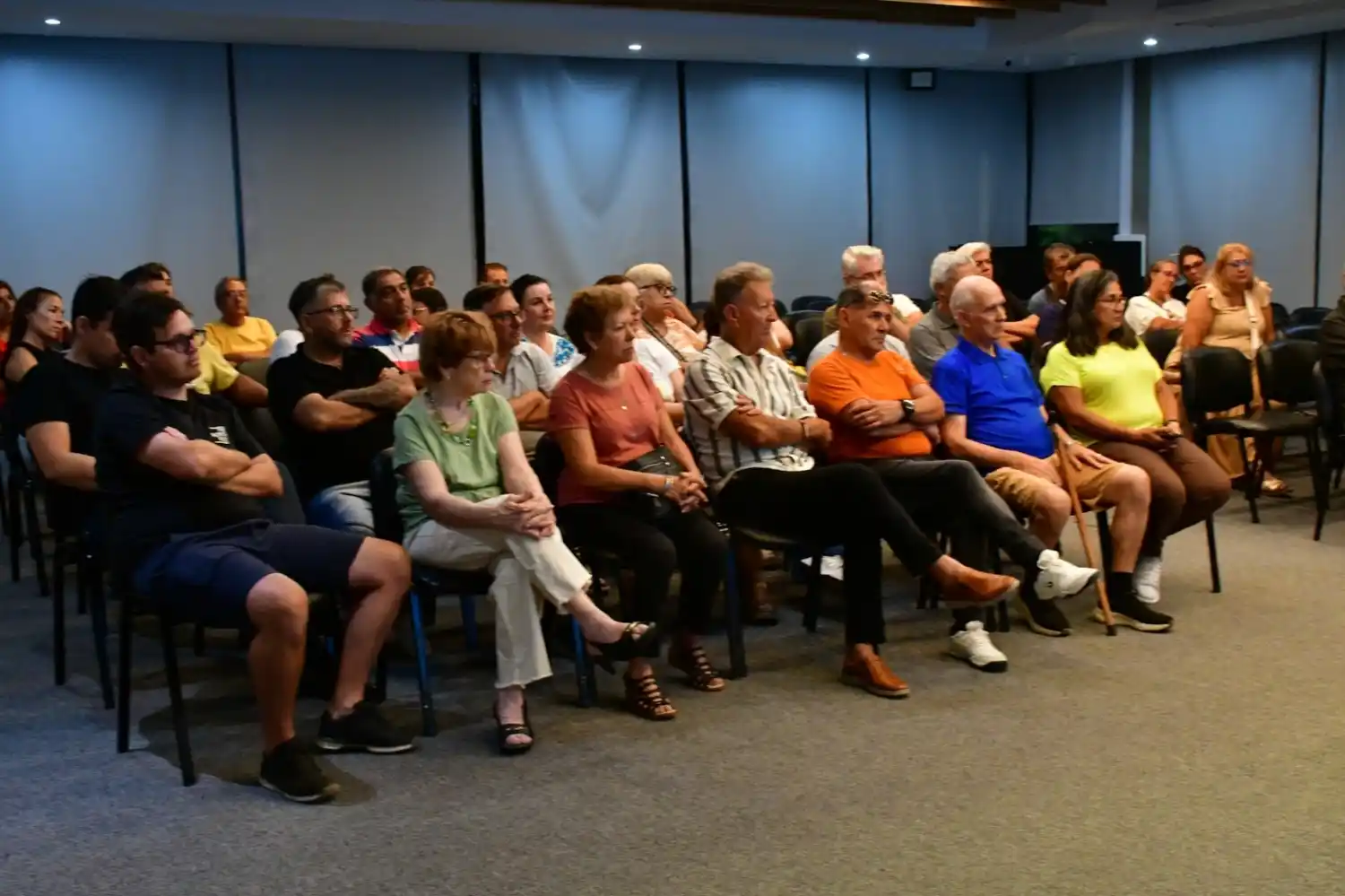 Bernarte reunió al vecinalismo y prometió encuentros mensuales para atender reclamos barriales.