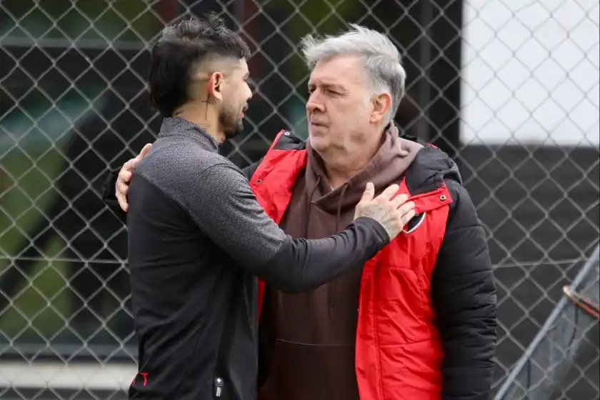 Martino, sobre el mal momento de Newell's: "Los de afuera y los de adentro tenemos la obligación de sacarlo adelante"