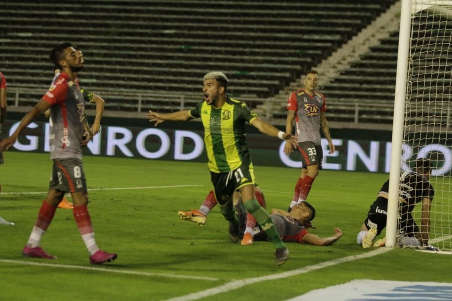 Aldosivi le dio a Gago su primera victoria como DT