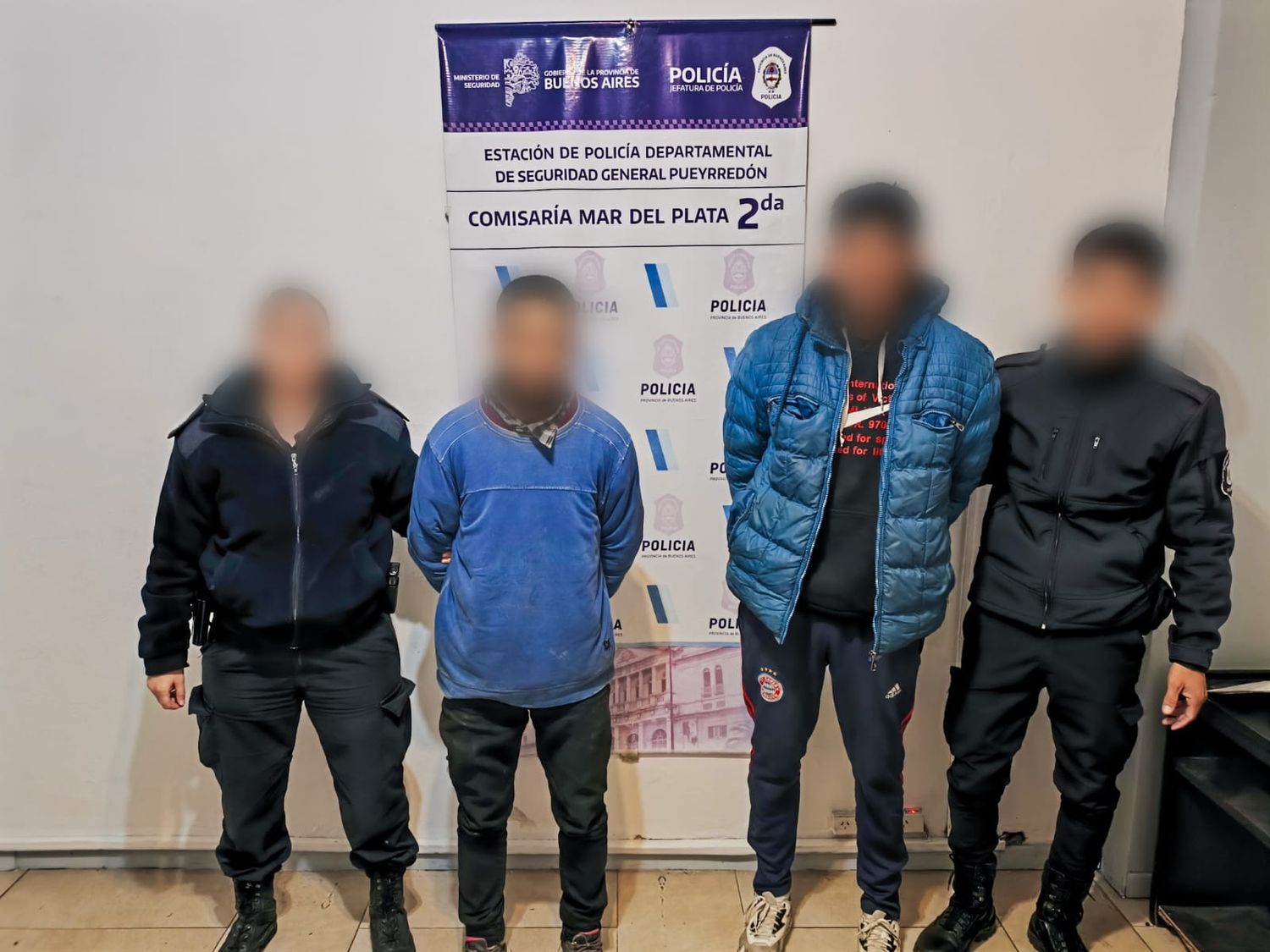 Vecinos que presenciaron el hecho dieron aviso a la policía.