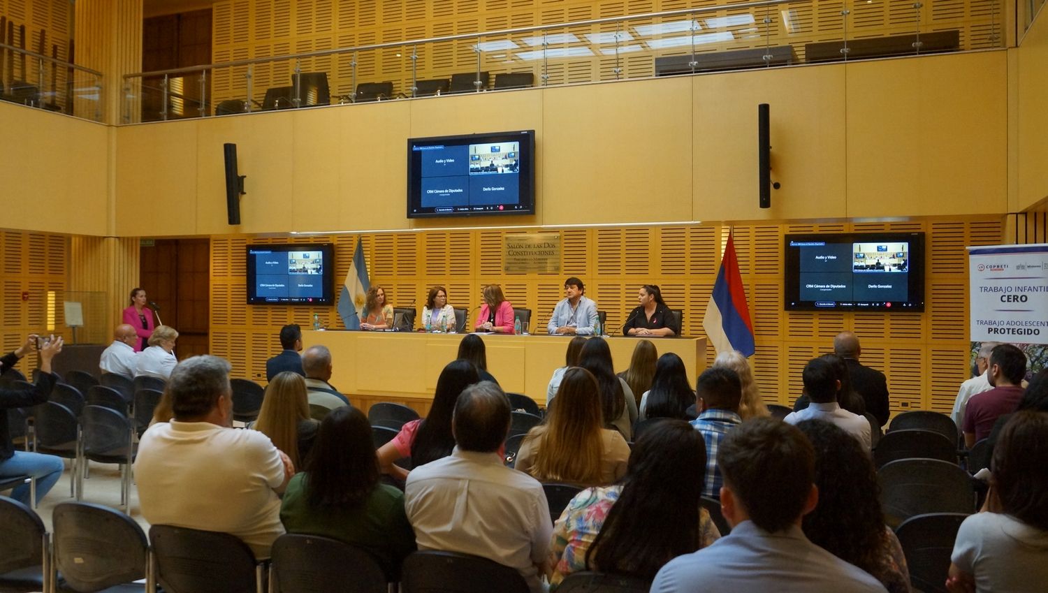 Embajada de Brasil dicta curso de Portugués a la Legislatura y el Ministerio de Trabajo