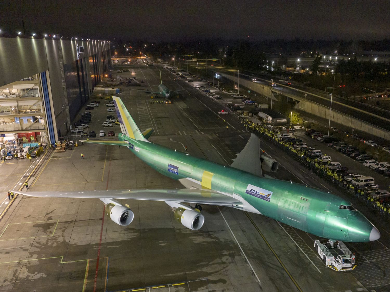 First flight of the last Boeing 747 produced