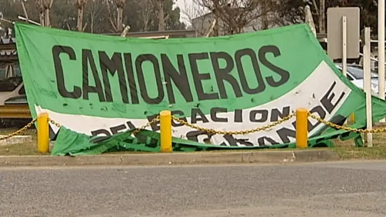 Camioneros levantó por 48 horas el bloqueo a las plantas de Siderar