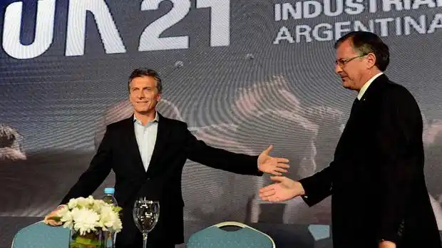Macri anunció la eliminación de las retenciones a la exportación industrial