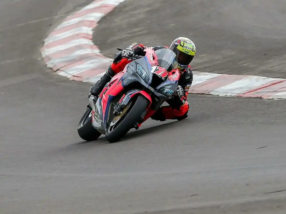 Ribodino corre en Brasil