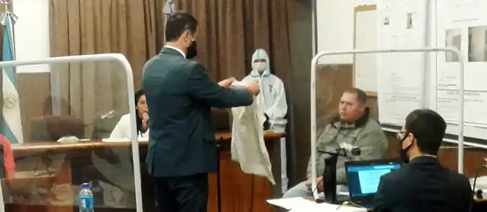 Uno de los policías acusados está dispuesto a dar su verdad