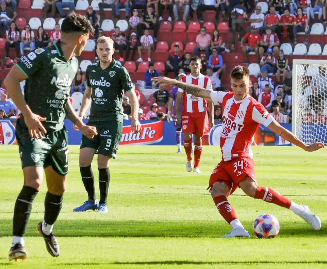 Sarmiento sacó rédito de la crisis de Unión