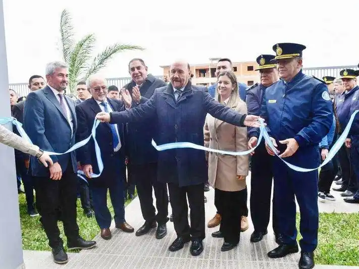 El gobernador Insfrán inauguró tres nuevas
obras en el barrio Fray Salvador Gurrieri