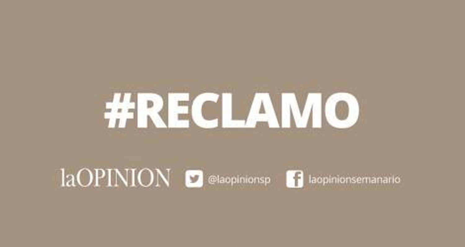 Reclamo en la vereda de la escuela 6