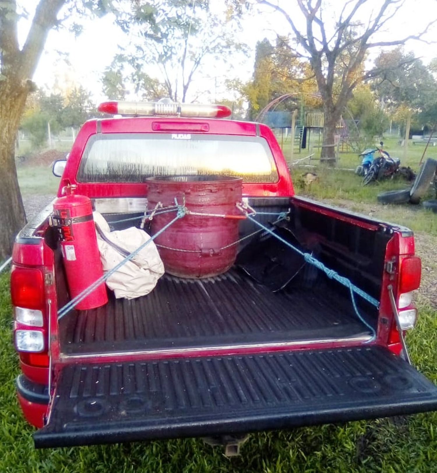 Entrega y destrucción de un proyectil encontrado en un campo