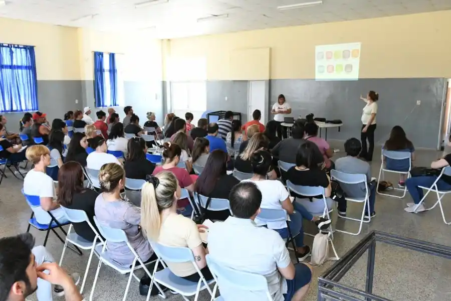 Rafaela en Acción ofreció una nueva capacitación en Manipulación segura y saludable de alimentos