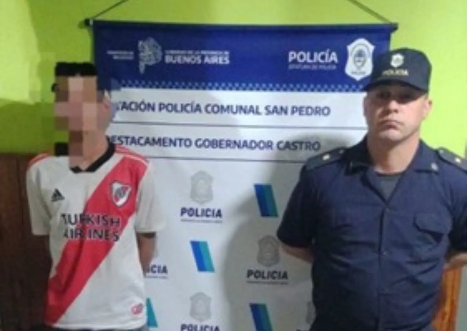 El joven fue trasladado al destacamento para ser notificado de la causa.