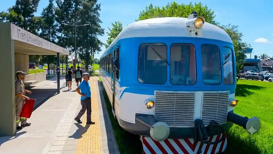 Tren Universitario, un servicio pensado para los estudiantes y vecinos de La Plata. Foto: Agencia NA (UNLP)