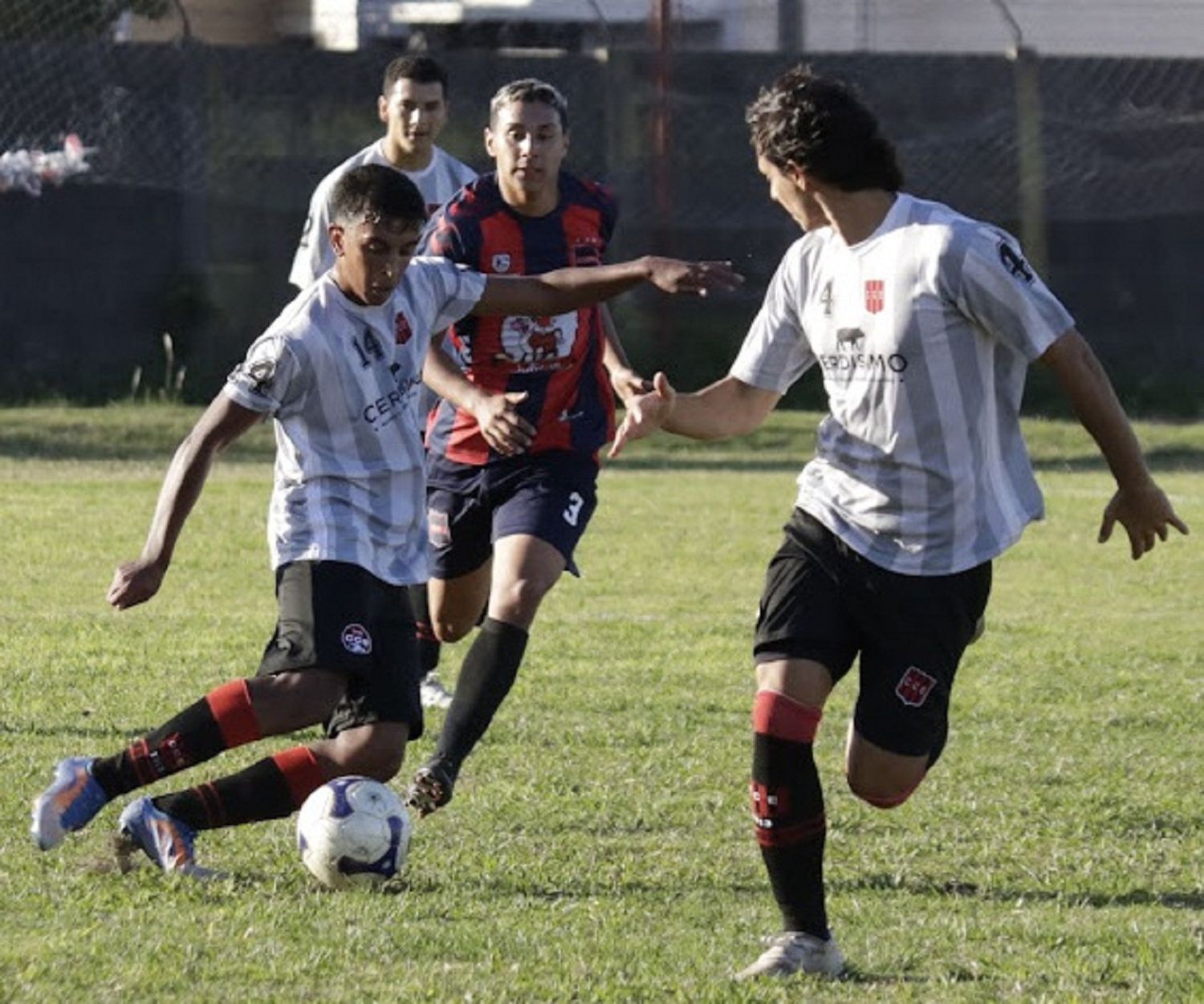 Central y Sud América quedaron iguales y Deportivo los alcanzó en la punta de la tabla