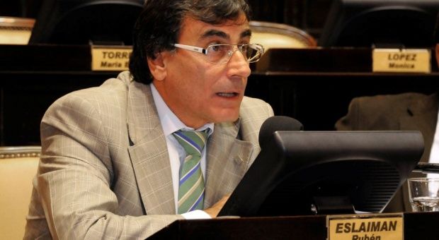 Eslaiman: "Scioli va a trasladar su gabinete fracasado de la Provincia a la Nación"