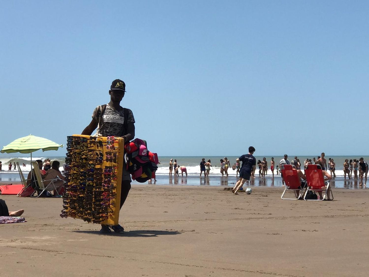 "Esto no es Uganda, te tenés que ir": Denuncian racismo y discriminación en las playas de Necochea