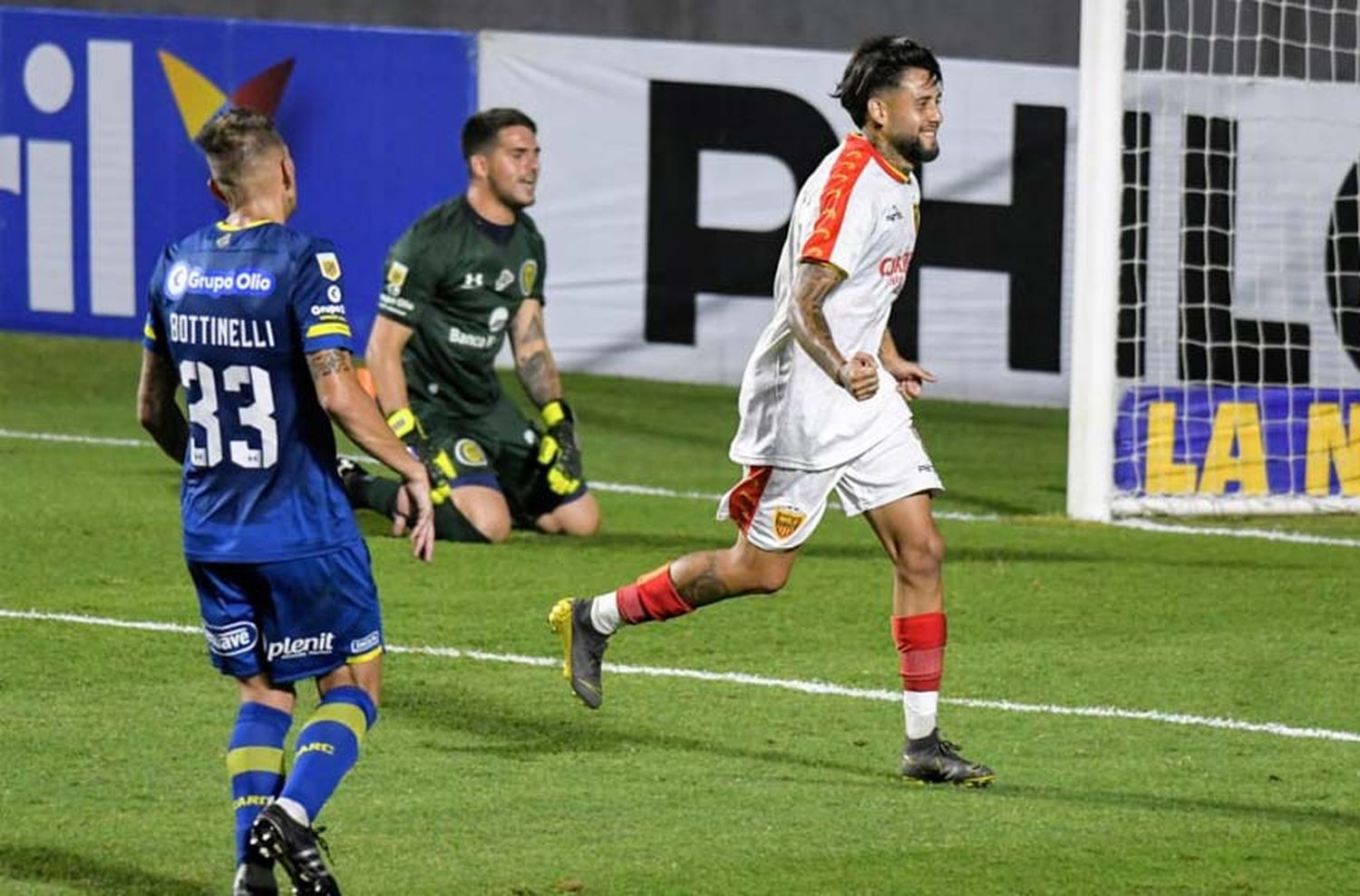 Central fue un bochorno, perdió por goleada ante Boca Unidos y quedó eliminado de la Copa Argentina