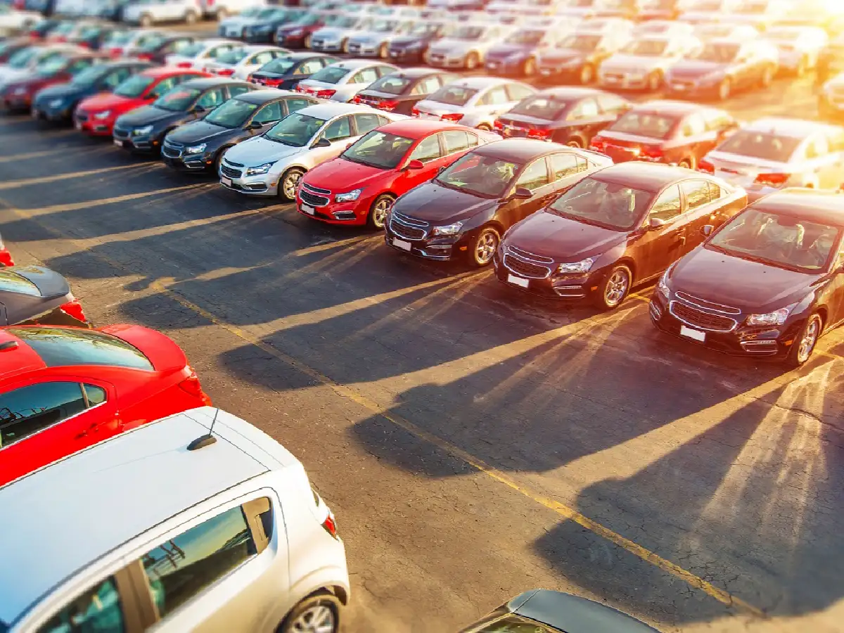 El alza del dólar empezó a frenar la venta de algunos autos