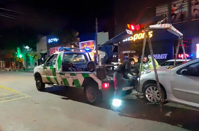 Choque en Güemes: manejaba borracho y embistió a una moto