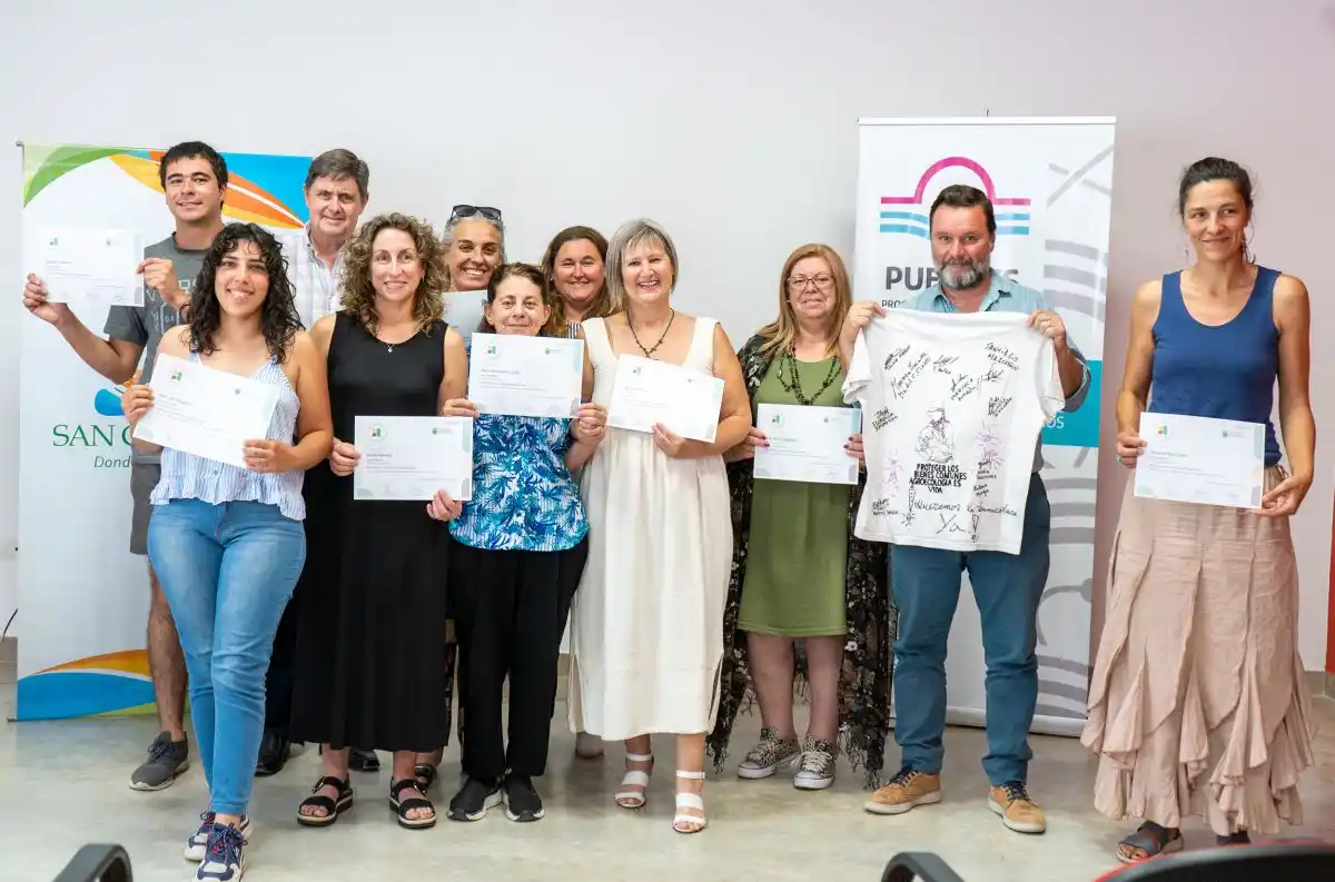 Los primeros. Diplomados en agroecología en San Cayetano