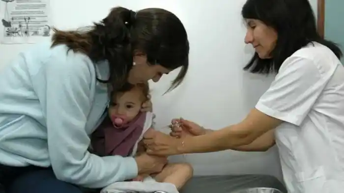 La Provincia continúa libre de sarampión a un año que logró el cese del brote