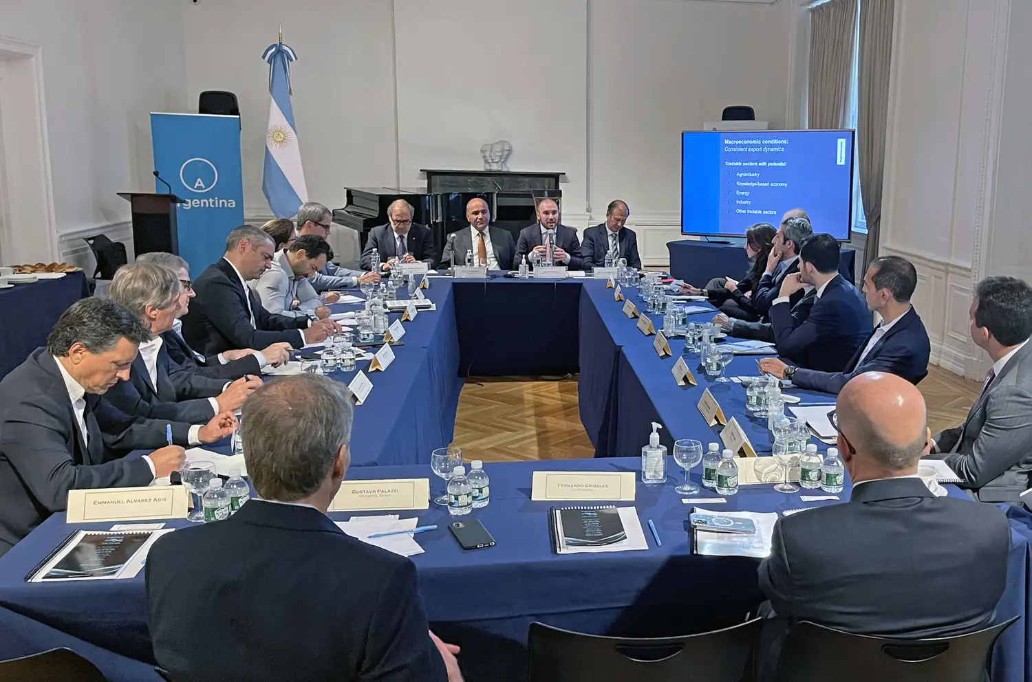 Juan Manzur y Martín Guzmán se reunieron en Nueva York con empresarios e inversores.