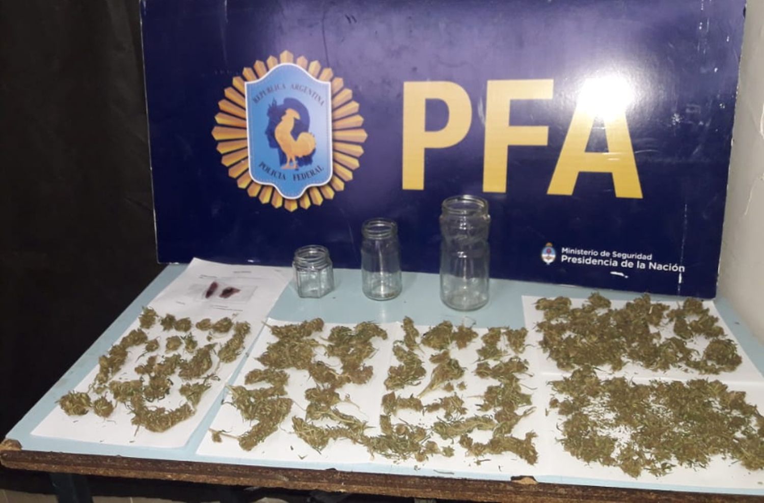 Atraparon a un hombre cuando intentaba vender dosis de marihuana