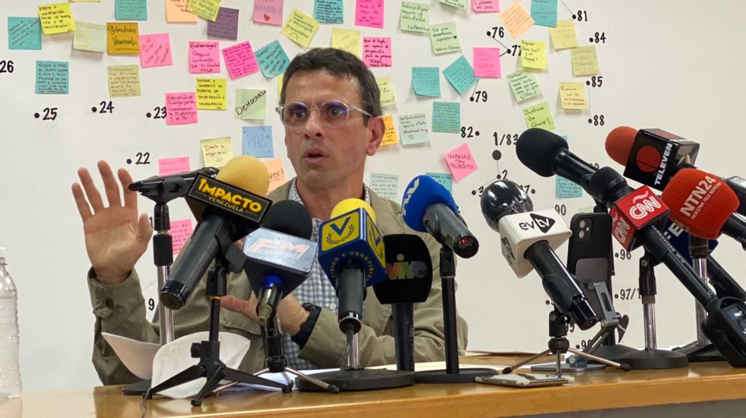 ¿FALTARÁ LA VOLUNTAD POLÍTICA? Capriles dice que el salario de los empleados públicos podría llegar a $200