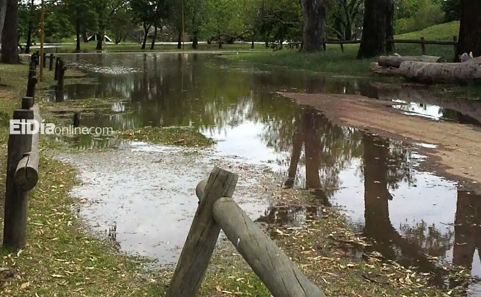 El río llegó a los 3.32 metros y sigue creciendo: zonas intransitables  