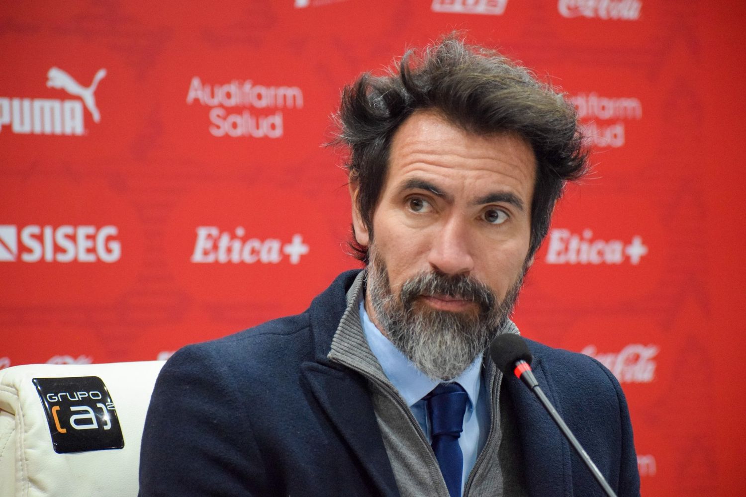Cada vez más en el infierno: Dominguez puso en duda su continuidad al frente de Independiente