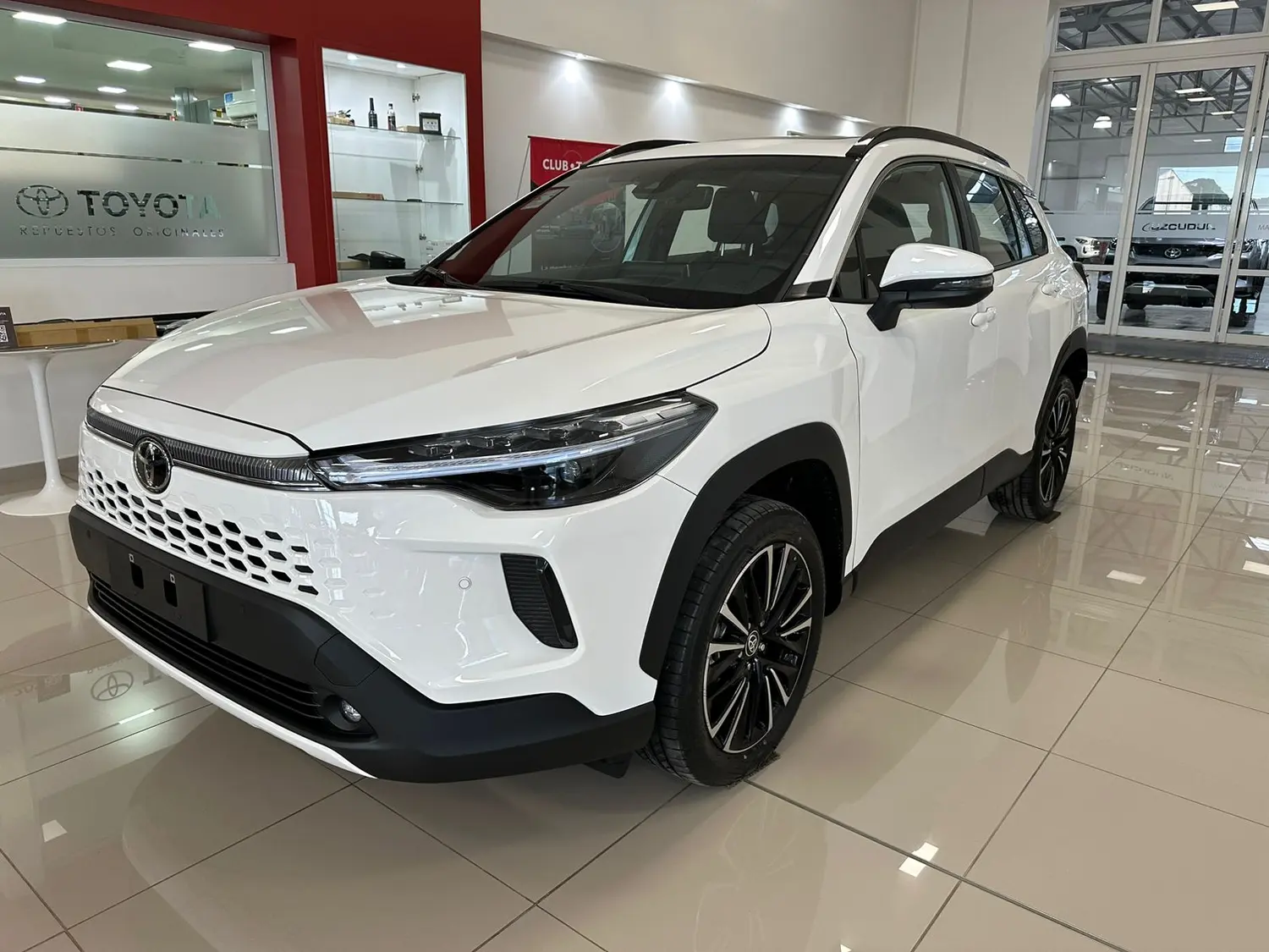 El nuevo Toyota Corolla Cross llegó con más seguridad y diseño